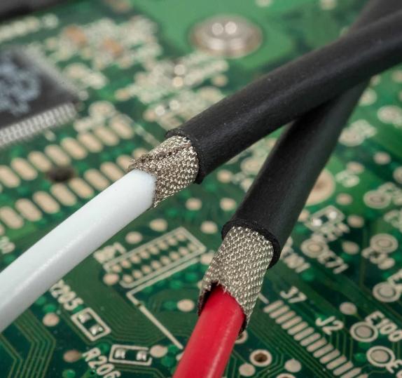 Shielded industrial cable with braided mesh for EMI protection